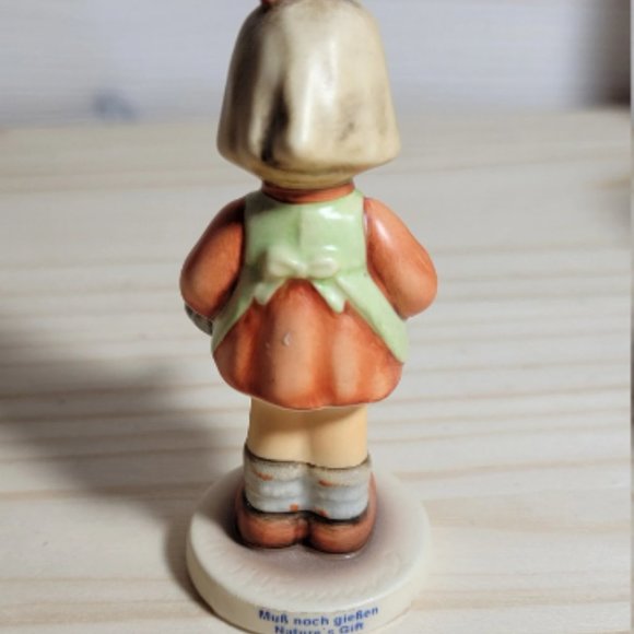 Hummel #729 TMK 7 "Natures Gift" from 1996 - Picture 3 of 6